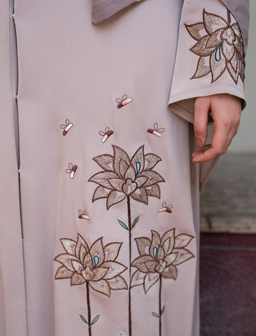 BEIGE FLORA