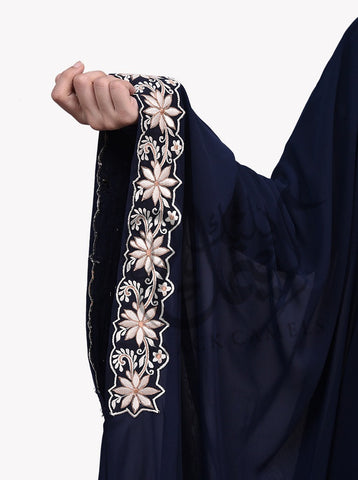 Niesha Abaya