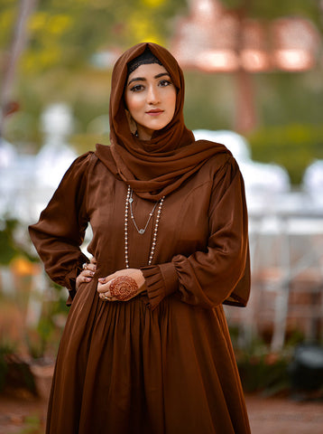 Cuffs and Pleats Abaya